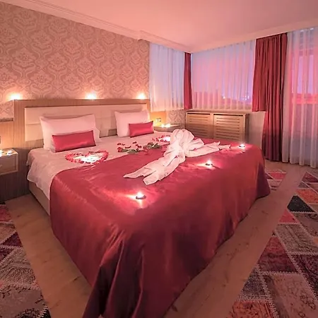 Grand Zentrum & Cafe Restaurant - Taksim Square 3*