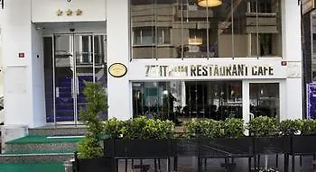 Hotel Grand Zentrum & Cafe Restaurant - Taksim Square