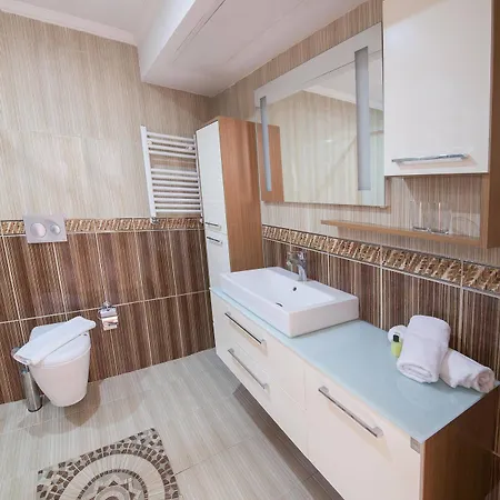 Hotel Grand Zentrum & Cafe Restaurant - Taksim Square