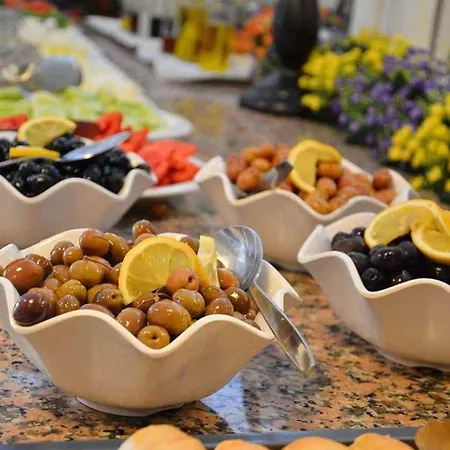 Grand Zentrum & Cafe Restaurant - Taksim Square Hotel 3*