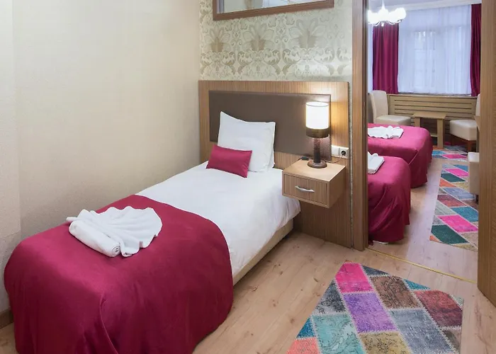 Grand Zentrum & Cafe Restaurant - Taksim Square 3*