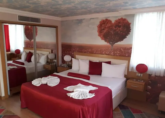 Grand Zentrum & Cafe Restaurant - Taksim Square 3*