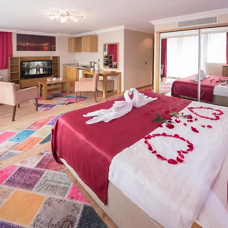 Hotel Grand Zentrum & Cafe Restaurant - Taksim Square